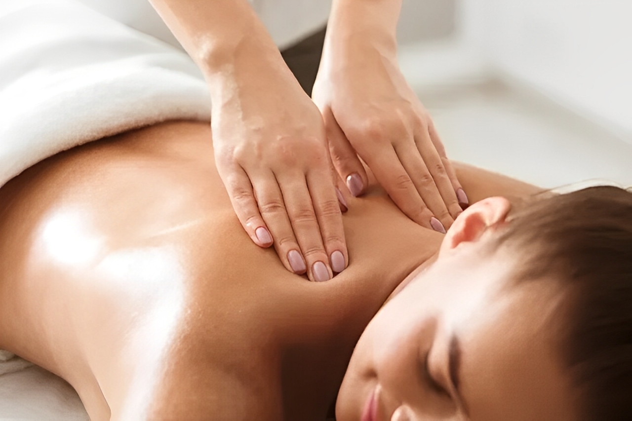 Relaxing back massage at Vietnamese Zen Zone Papillion – therapist easing deep tension for full-body wellness.