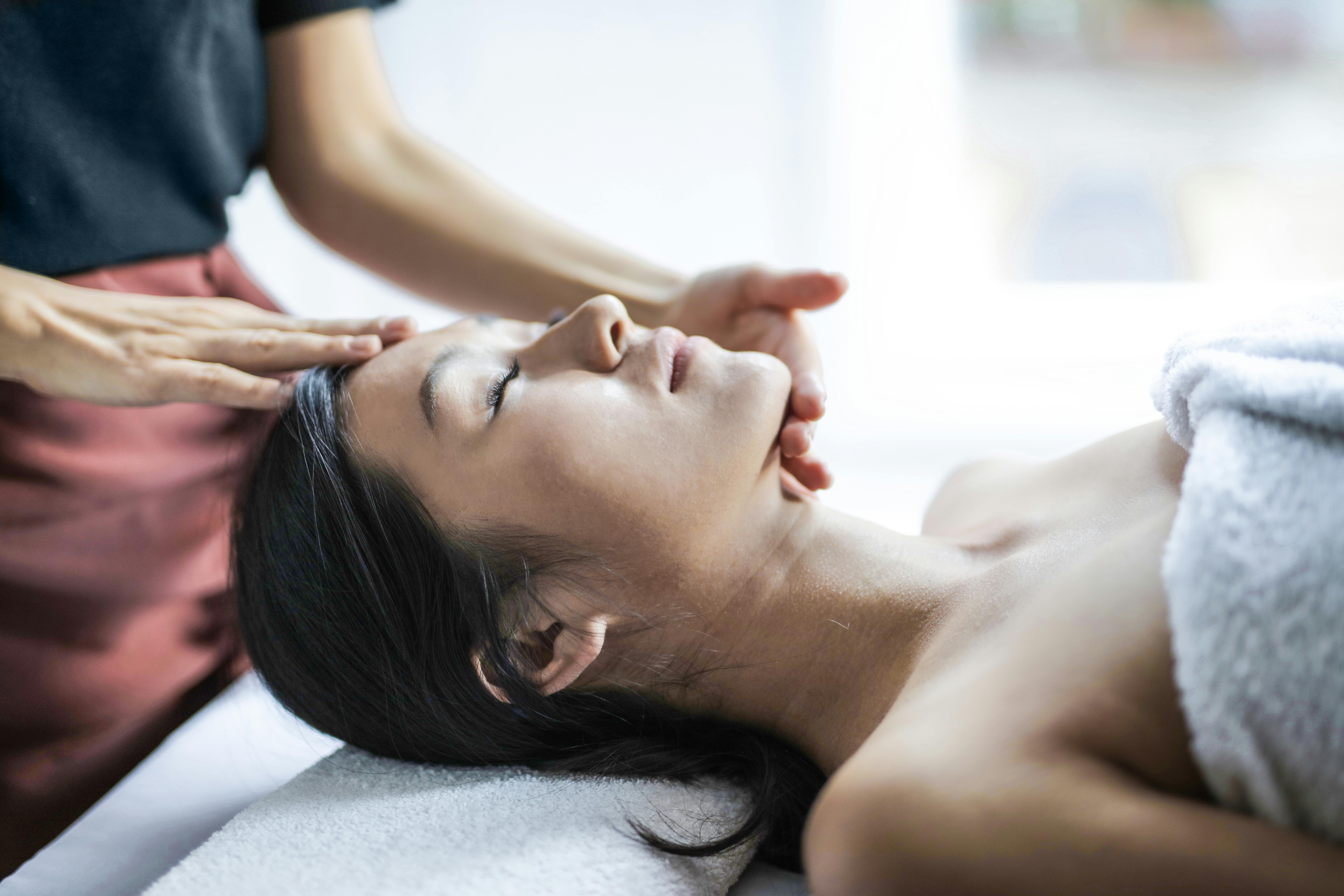 Massage for anxiety promoting calmness and natural relief